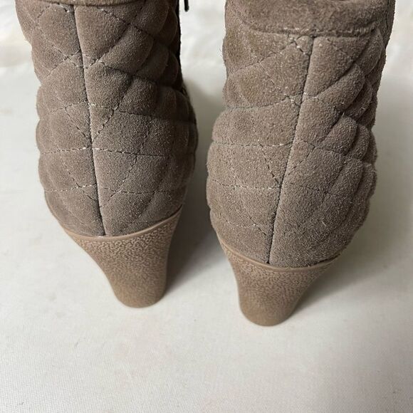 Mia Khaki suede lace wedge ankle boots quilted back side zipper size 11 - Picture 3 of 9